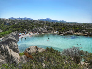 Blick in die Cala Serena auf Caprera